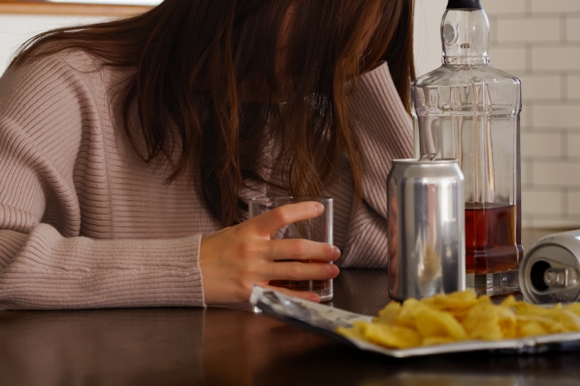 千葉でアルコール・アディクションのカウンセリング│女性カウンセラーによる回復支援